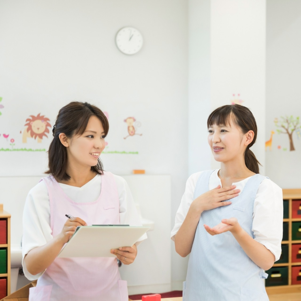 実習で困ったときはどう相談する？先生への質問と報告のコツ