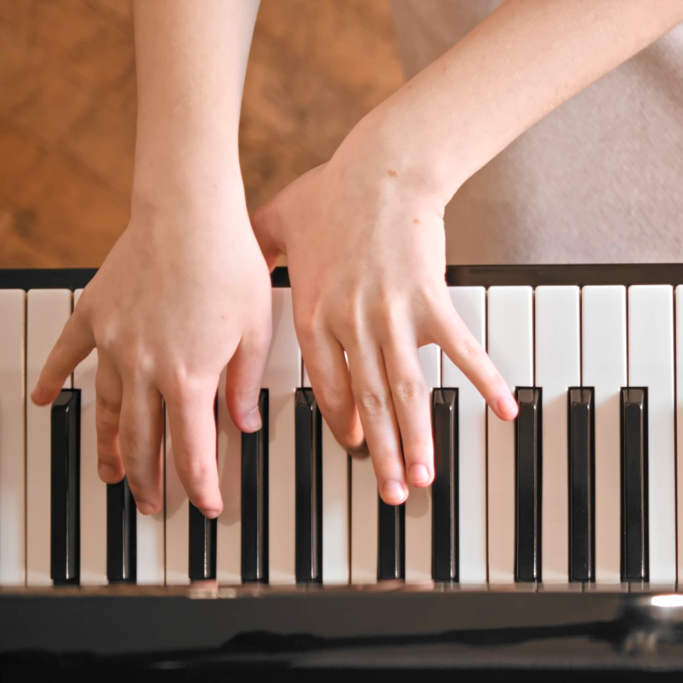 ピアノは克服できても、弾き歌いが難しい！弾き歌いのコツ