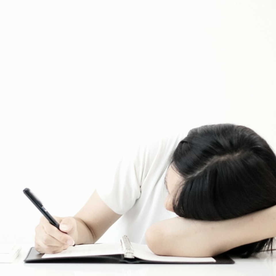 実習期間中、どれくらい寝れるの？徹夜で日誌を書くってホント…？