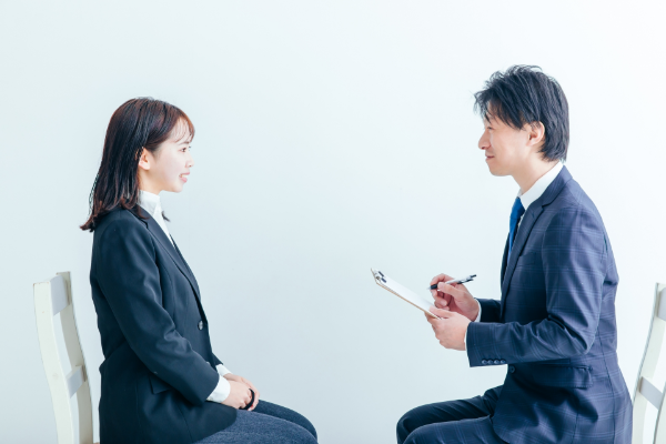 面接官の人数は園によって異なる