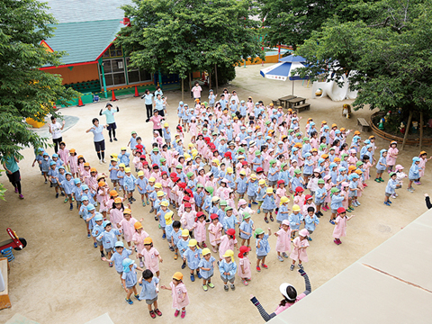 国風第一幼稚園 園長先生・採用担当からのメッセージ
