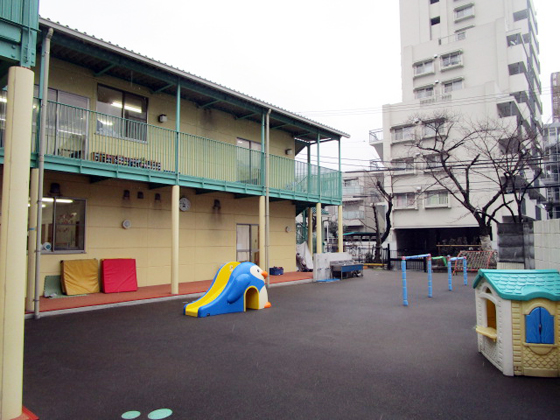 社会福祉法人東萌会 荒川区⽴南千住七丁⽬保育園 都内にありつつも、自然を取り入れた保育を実践!