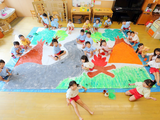 若竹幼稚園/若竹こどもの森/若竹石川ナーサリールーム 男女ともに活躍中!様々な発見や挑戦ができる環境!