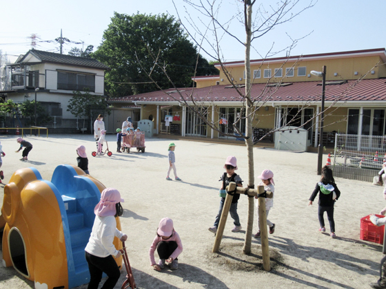 社会福祉法人片山会 みき保育園 広々とした園庭で一緒に保育をしませんか?