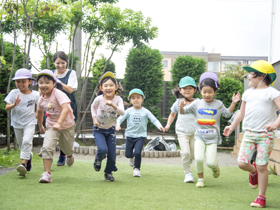 株式会社あしたばマインド 子どもの気づきや興味が明日の保育につながる!