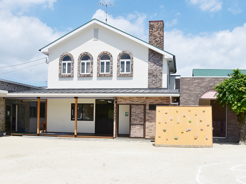 認定こども園チムニーズENGLISHスクール 園長先生・採用担当からのメッセージ
