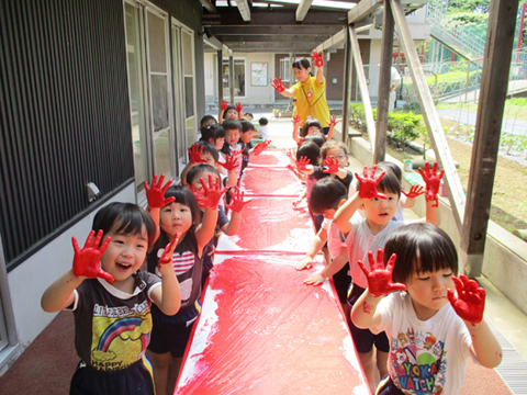 認定こども園ムロノキッズ室の木幼稚園・プリスクール室の木 園長先生・採用担当からのメッセージ
