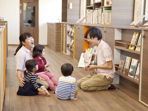 HITOWAキッズライフ株式会社